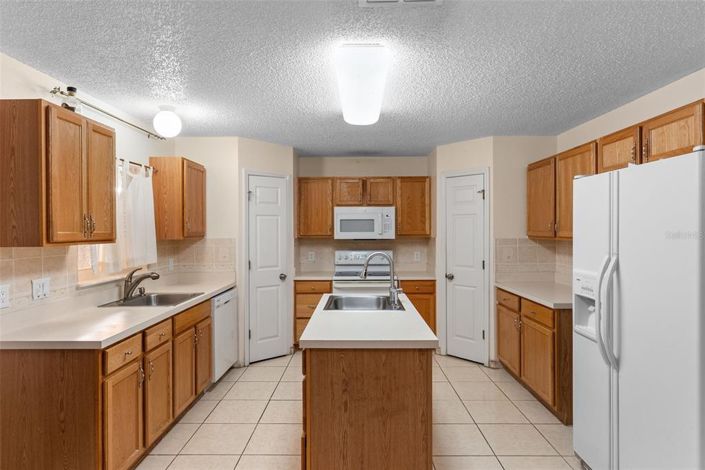 Image No.8-4 Bed Property for sale