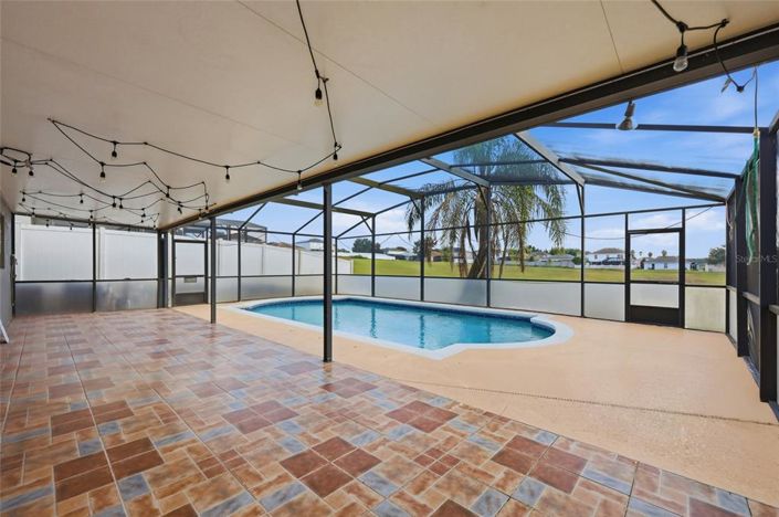 Image No.10-5 Bed Property for sale