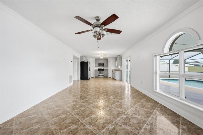 Image No.7-5 Bed Property for sale