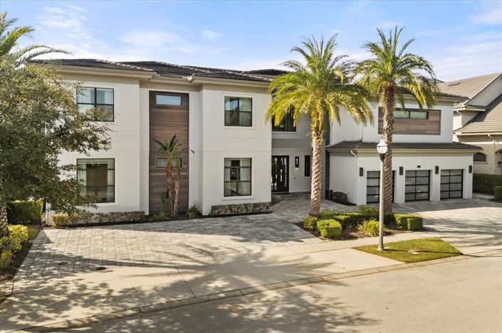 Image No.14-12 Bed Property for sale