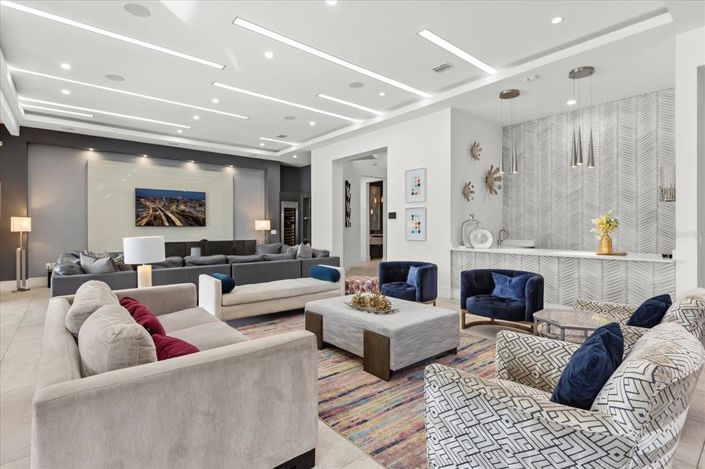 Image No.21-12 Bed Property for sale