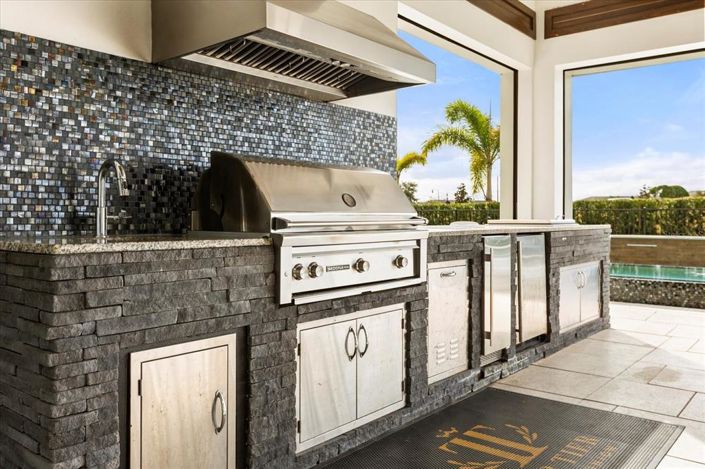 Image No.28-12 Bed Property for sale