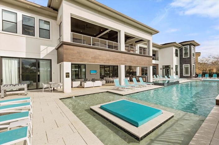 Image No.30-12 Bed Property for sale