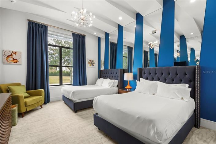 Image No.35-12 Bed Property for sale