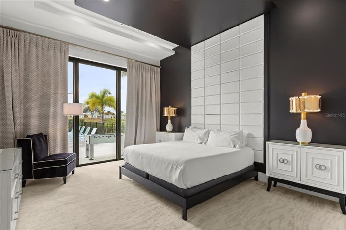 Image No.47-12 Bed Property for sale