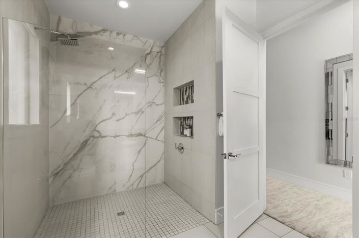 Image No.49-12 Bed Property for sale