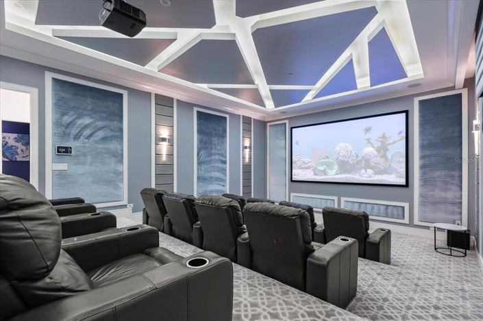 Image No.52-12 Bed Property for sale