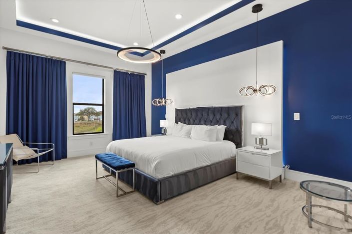 Image No.53-12 Bed Property for sale