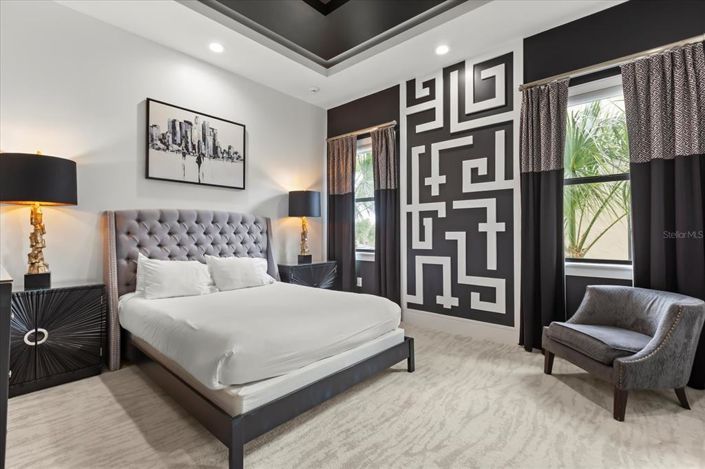 Image No.60-12 Bed Property for sale