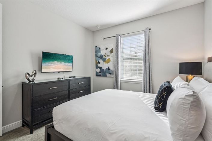 Image No.27-8 Bed Property for sale