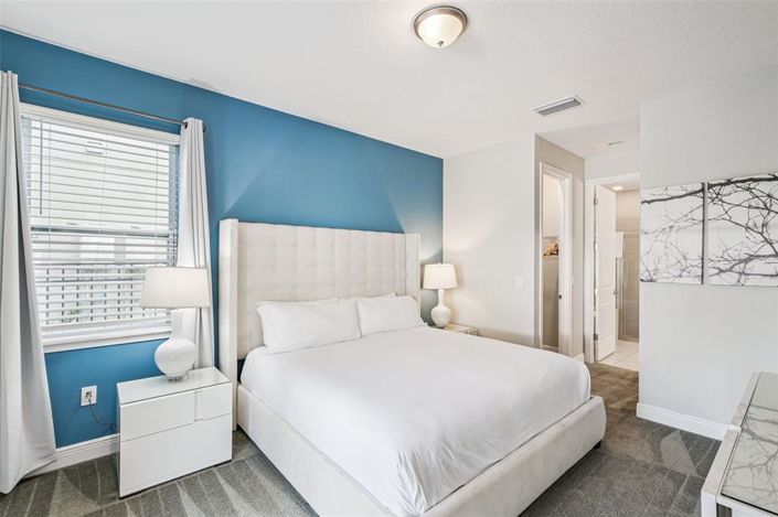 Image No.29-8 Bed Property for sale