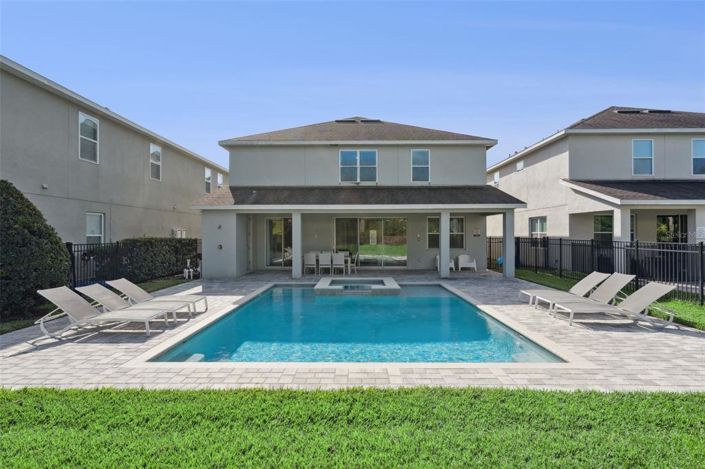 Image No.47-8 Bed Property for sale