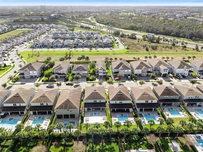 Image No.50-8 Bed Property for sale