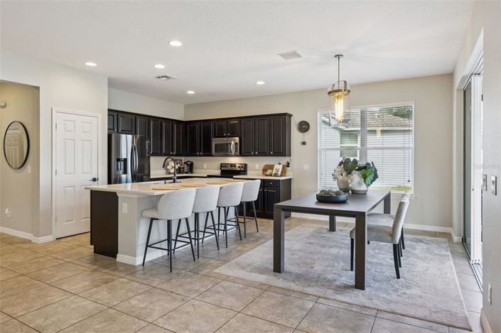 Image No.10-7 Bed Property for sale