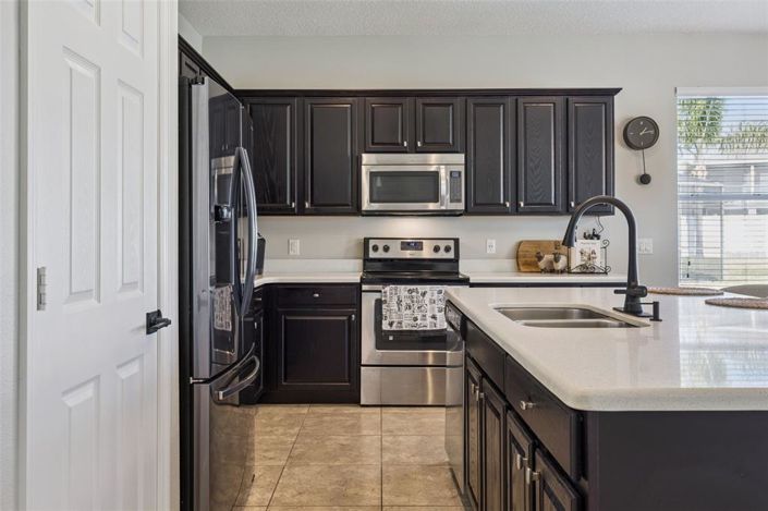 Image No.15-7 Bed Property for sale