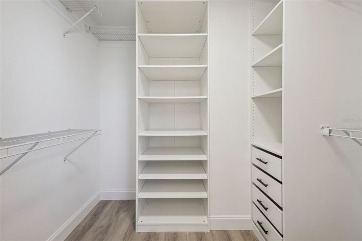 Image No.27-7 Bed Property for sale