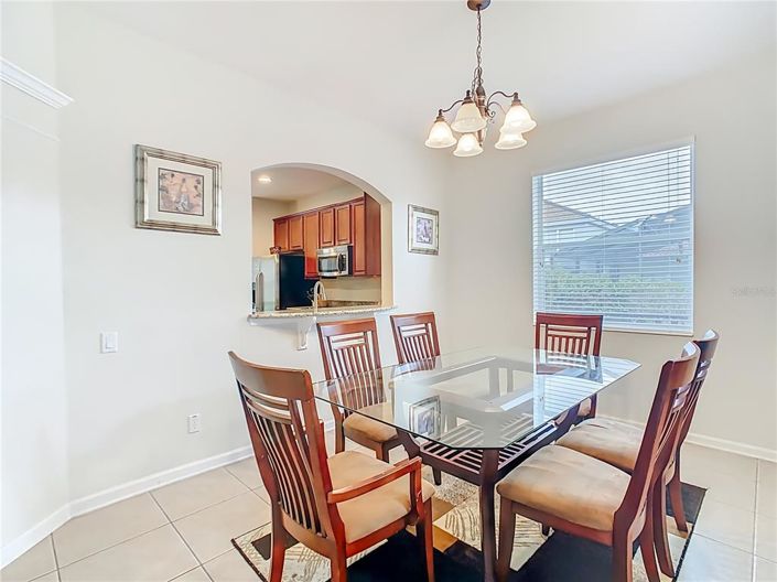 Image No.10-6 Bed Property for sale