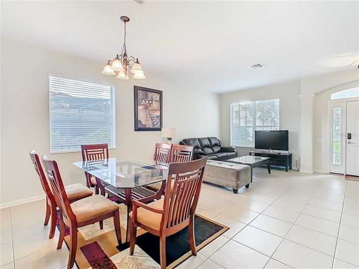 Image No.11-6 Bed Property for sale