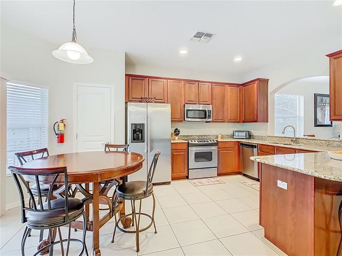 Image No.13-6 Bed Property for sale