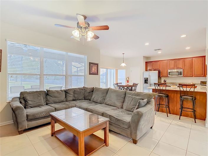 Image No.19-6 Bed Property for sale