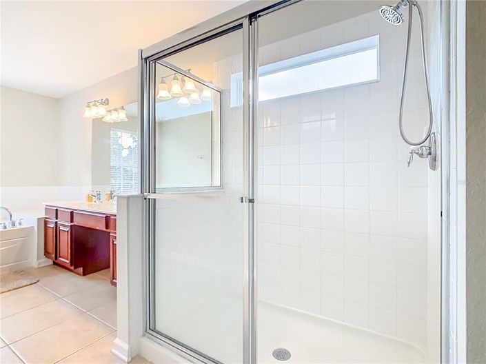 Image No.45-6 Bed Property for sale