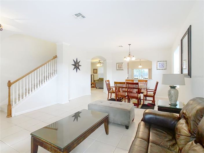 Image No.5-6 Bed Property for sale