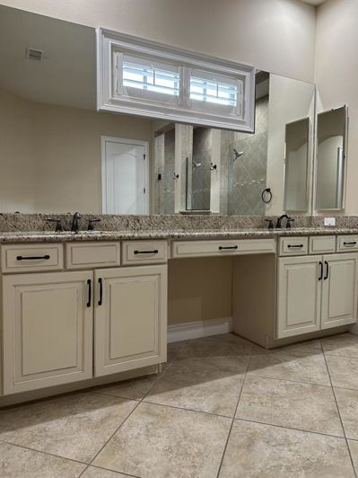 Image No.19-4 Bed Property for sale