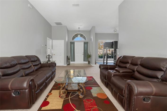 Image No.8-3 Bed Property for sale