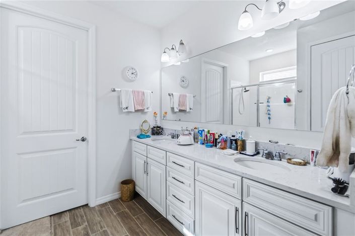 Image No.18-2 Bed Property for sale