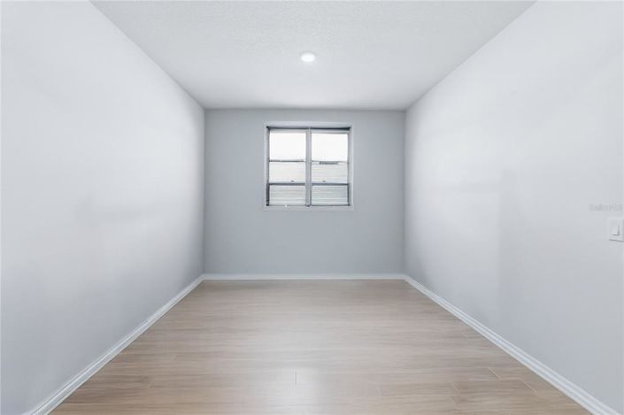 Image No.7-2 Bed Property for sale