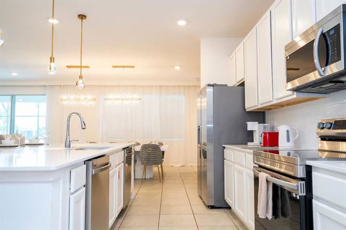 Image No.10-15 Bed Property for sale