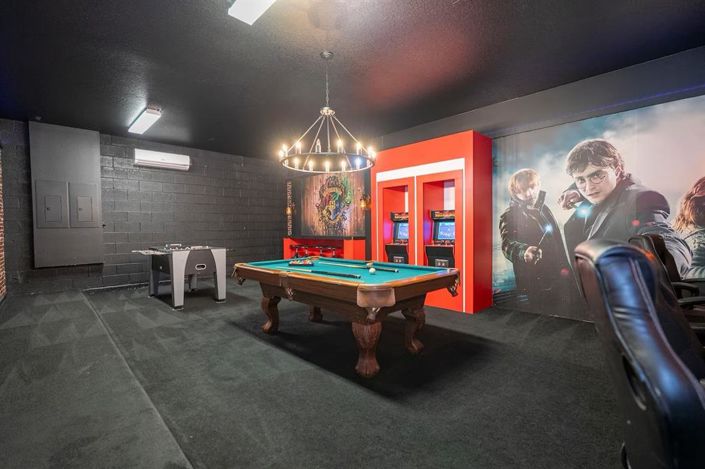 Image No.17-15 Bed Property for sale