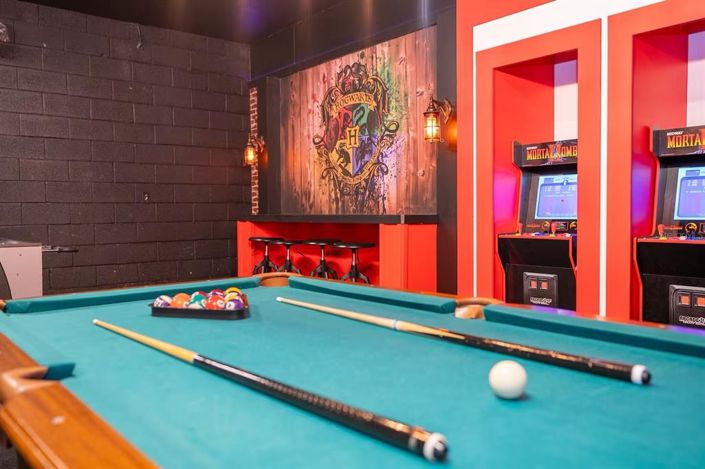 Image No.20-15 Bed Property for sale