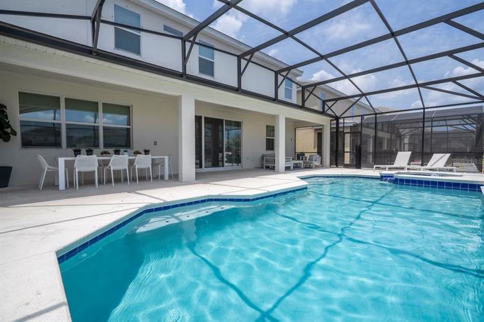 Image No.27-15 Bed Property for sale