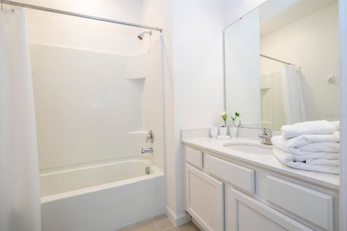 Image No.44-15 Bed Property for sale