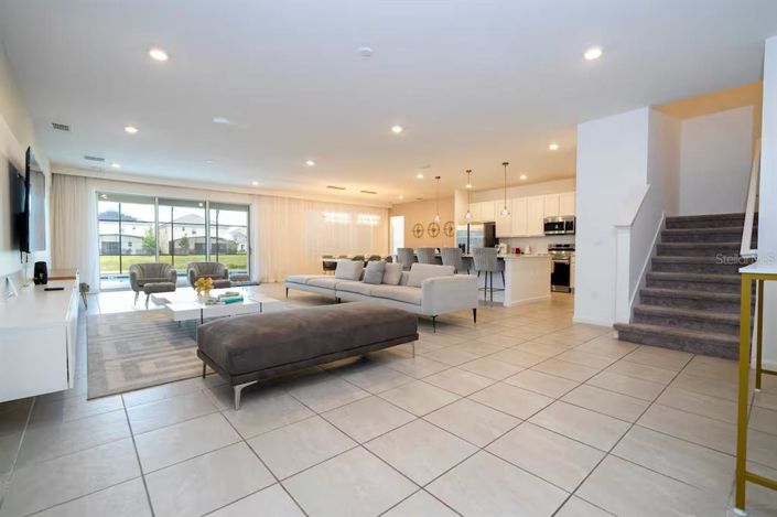 Image No.5-15 Bed Property for sale