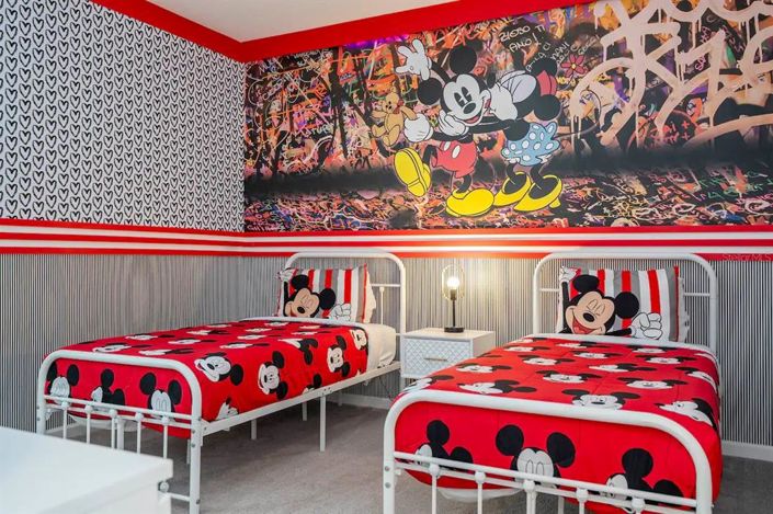 Image No.60-15 Bed Property for sale