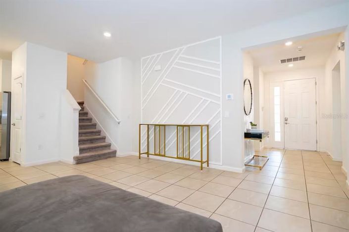 Image No.7-15 Bed Property for sale