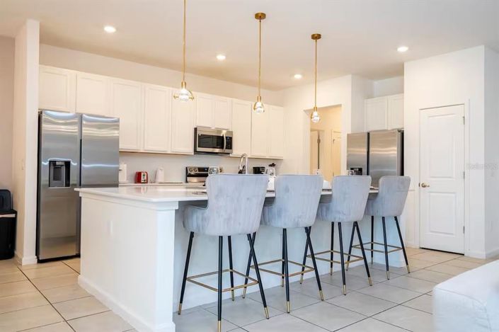 Image No.9-15 Bed Property for sale