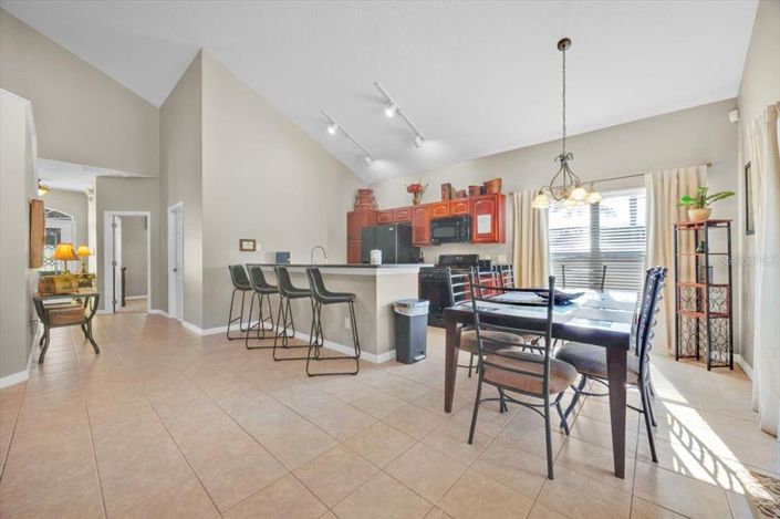 Image No.10-7 Bed Property for sale