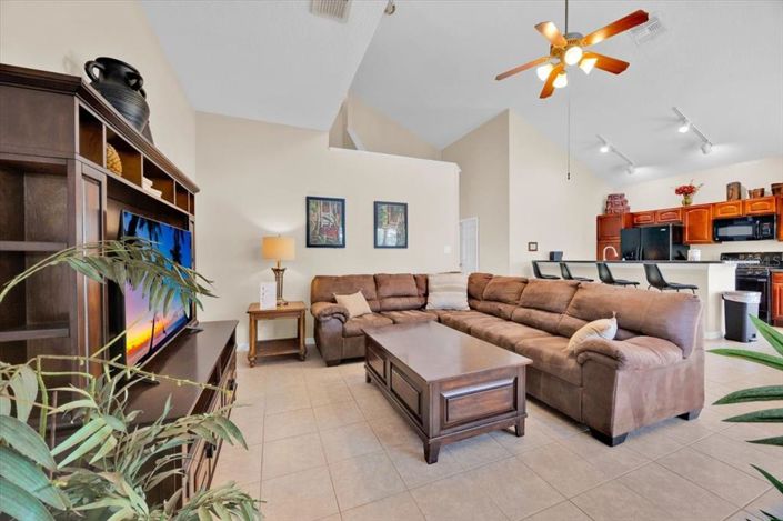 Image No.13-7 Bed Property for sale