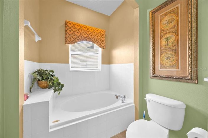 Image No.23-7 Bed Property for sale