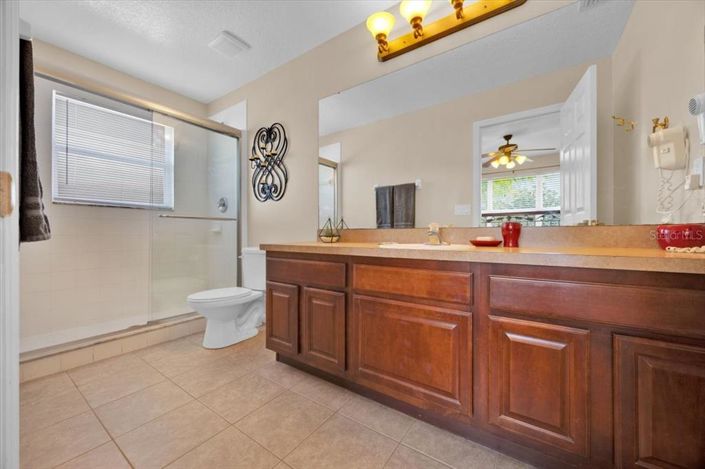 Image No.27-7 Bed Property for sale