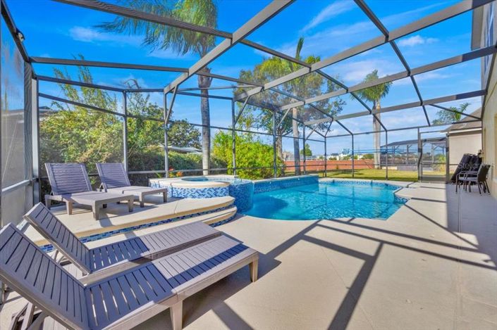 Image No.31-7 Bed Property for sale