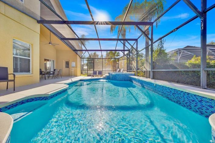 Image No.4-7 Bed Property for sale