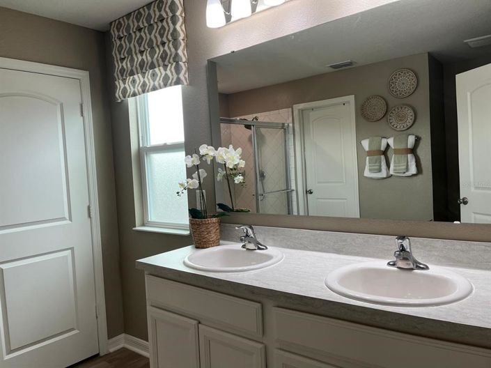 Image No.27-4 Bed Property for sale