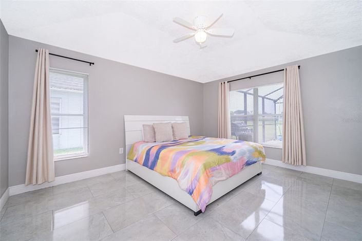 Image No.14-4 Bed Property for sale