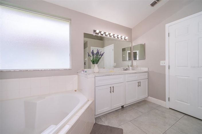 Image No.15-4 Bed Property for sale