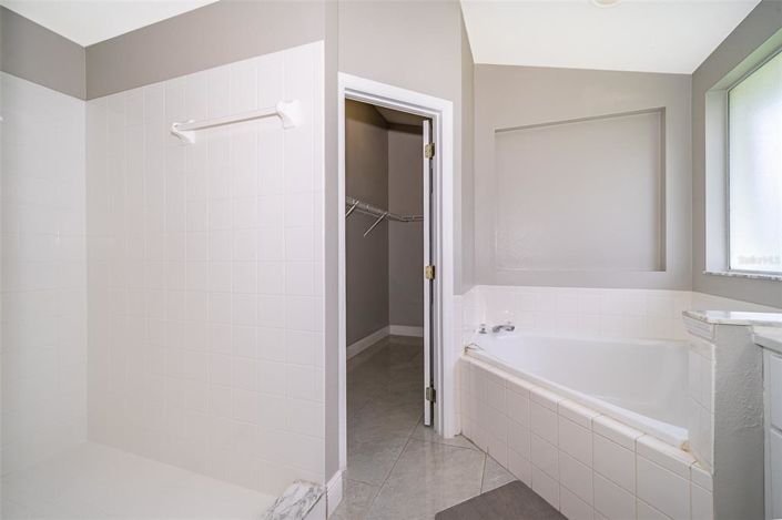 Image No.16-4 Bed Property for sale