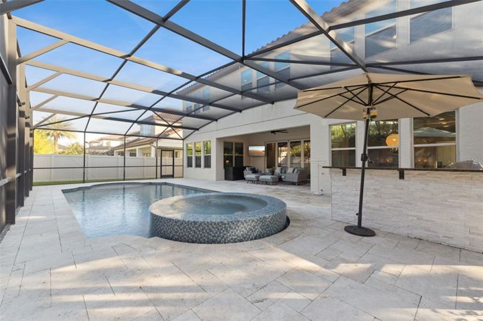 Image No.27-6 Bed Property for sale